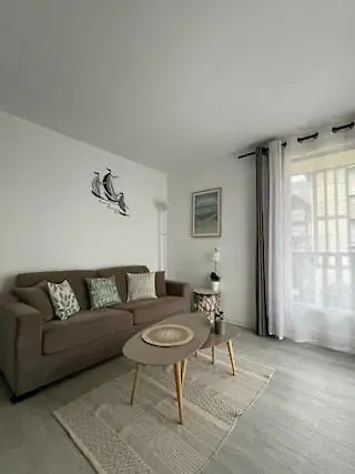A 300 M De La Apartamento *